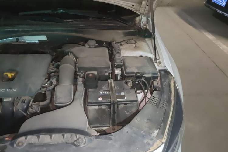 Used Kia K5 2016 2.0L Automatic LUX Engine Bay Left