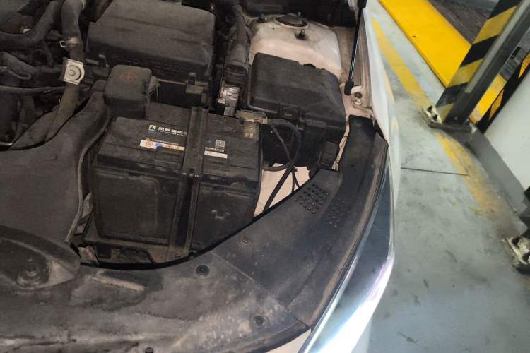 Used Kia K5 2016 1.6T Automatic LUX Engine Bay Left