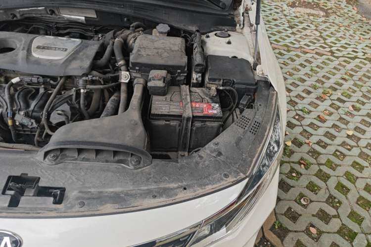 Used Kia K5 2016 1.6T Automatic LUX Engine Bay Left