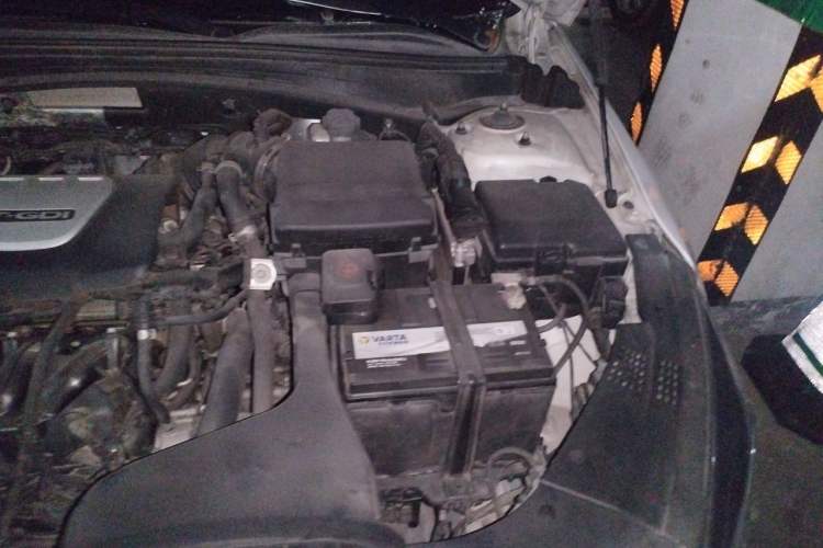 Used Kia K5 2016 1.6T Automatic LUX Engine Bay Left