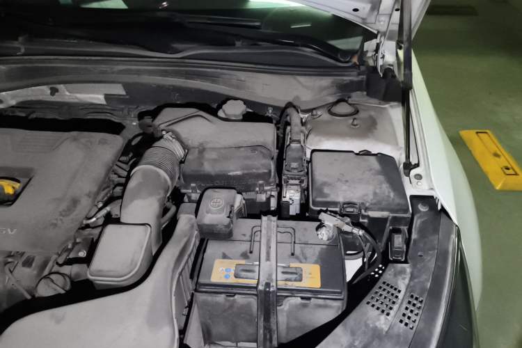 Used Kia K5 2016 2.0L Automatic LUX Engine Bay Left