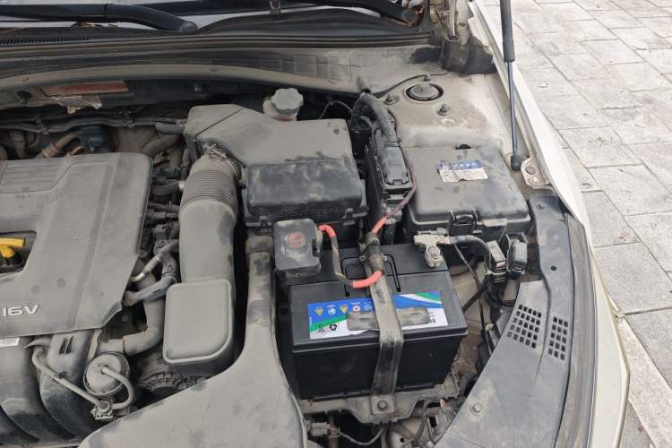 Used Kia K5 2016 2.0L Automatic LUX Engine Bay Left