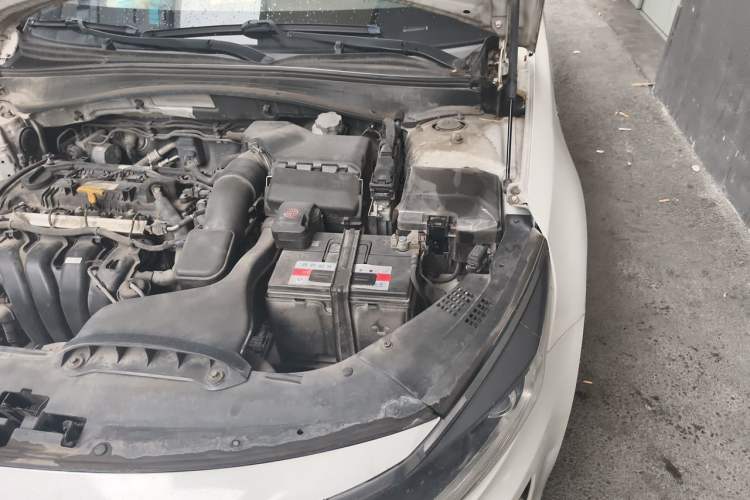 Used Kia K5 2016 2.0L Automatic GL Engine Bay Left