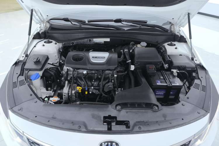 Used Kia K5 2016 1.6T Automatic LUX Engine Bay