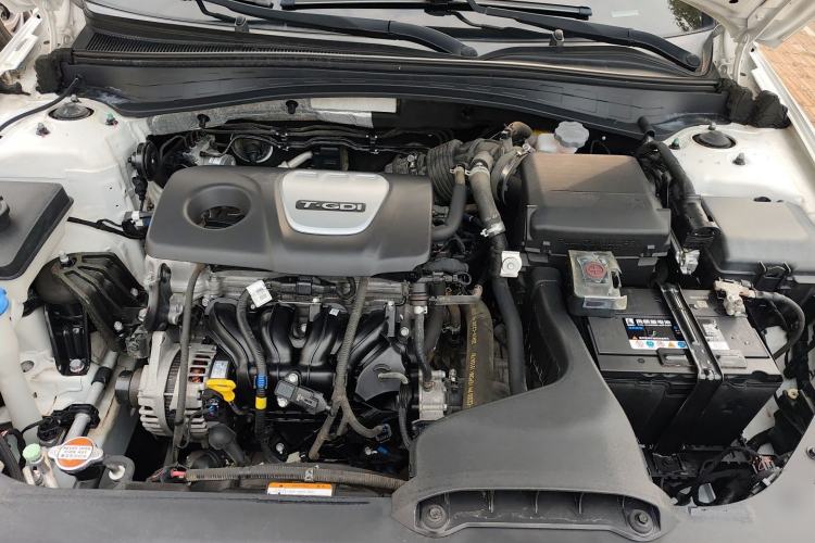 Used Kia K5 2016 1.6T Automatic GLS Engine Bay