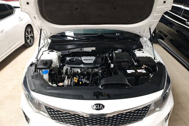 Used Kia K5 2016 1.6T Automatic LUX Engine Bay