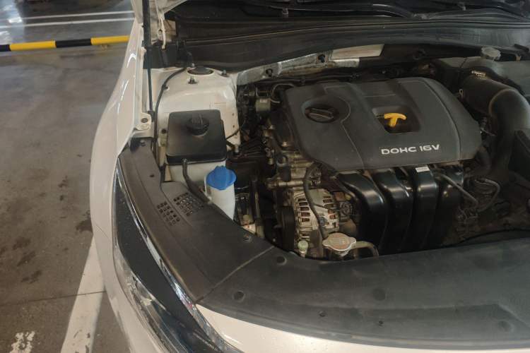 Used Kia K5 2016 2.0L Automatic LUX Engine Bay Right