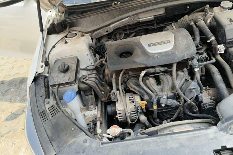 Used Kia K5 2016 1.6T Automatic LUX Engine Bay Right