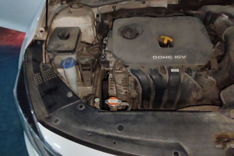 Used Kia K5 2016 2.0L Automatic LUX Engine Bay Right