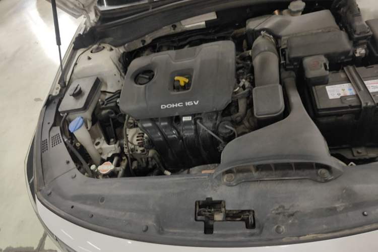 Used Kia K5 2016 2.0L Automatic GLS Engine Bay Right