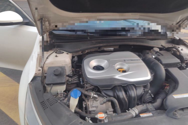Used Kia K5 2016 2.0L Hybrid GLS Engine Bay Right