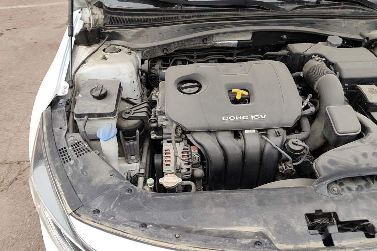 Used Kia K5 2016 2.0L Automatic LUX Engine Bay Right