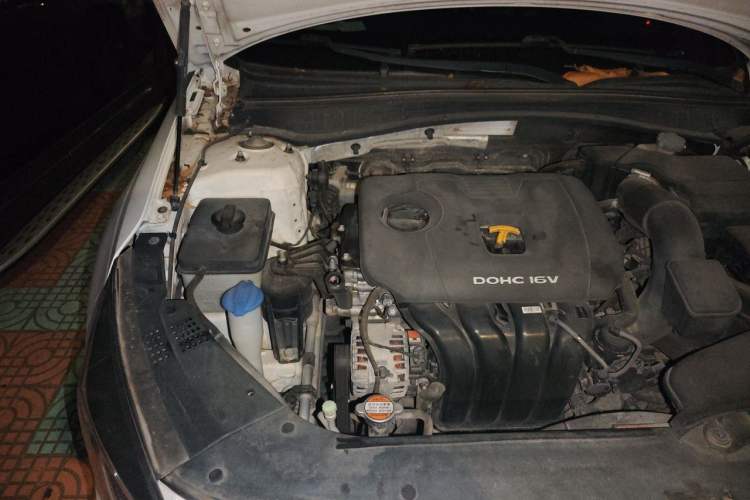 Used Kia K5 2016 2.0L Automatic LUX Engine Bay Right