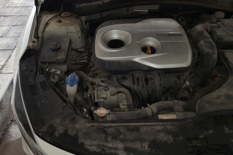 Used Kia K5 2016 2.0L Hybrid GLS Engine Bay Right