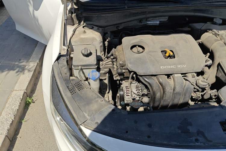 Used Kia K5 2016 2.0L Automatic GLS Engine Bay Right