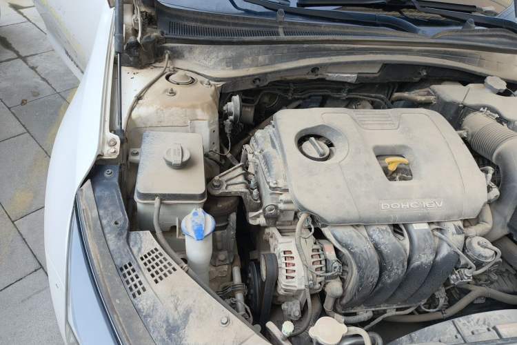 Used Kia K5 2016 2.0L Automatic LUX Engine Bay Right
