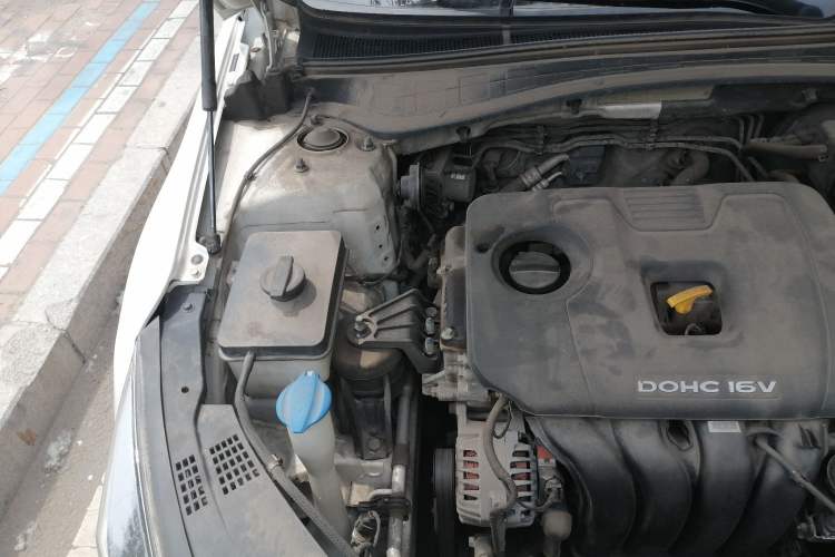 Used Kia K5 2016 2.0L Automatic GLS Engine Bay Right