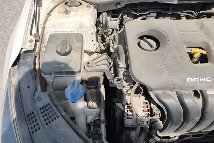 Used Kia K5 2016 2.0L Automatic LUX Engine Bay Right