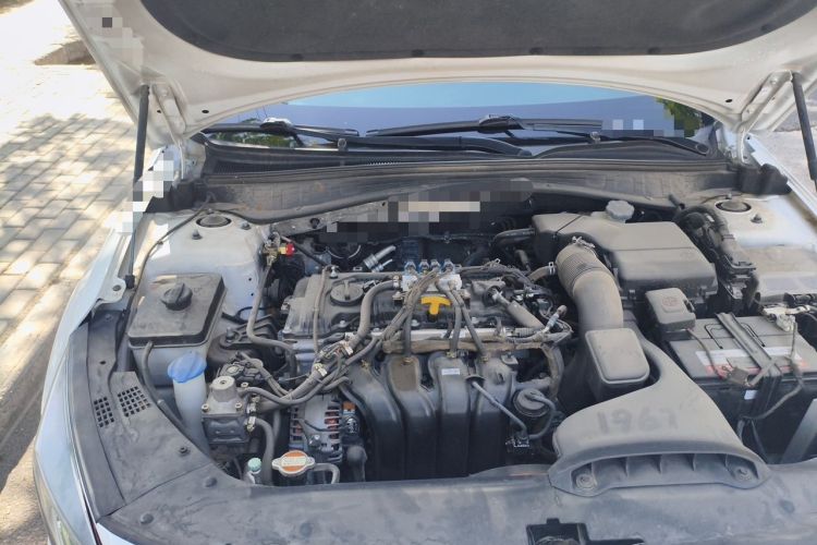 Used Kia K5 2016 2.0L Automatic GLS Engine Bay Right