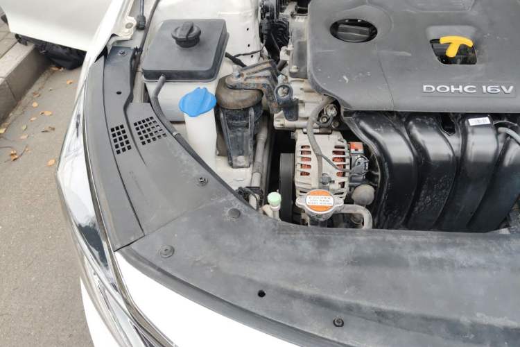 Used Kia K5 2016 2.0L Automatic LUX Engine Bay Right