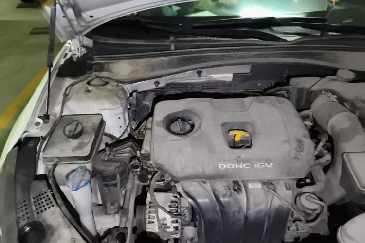 Used Kia K5 2016 2.0L Automatic LUX Engine Bay Right