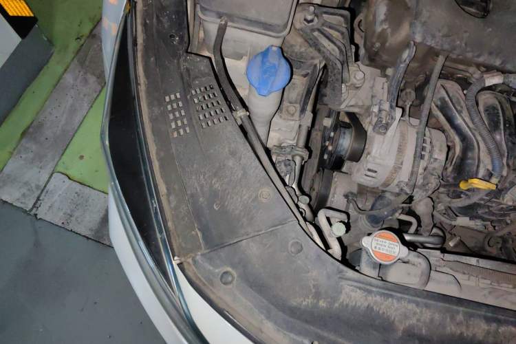 Used Kia K5 2016 1.6T Automatic LUX Engine Bay Right