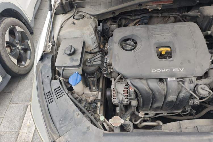Used Kia K5 2016 2.0L Automatic LUX Engine Bay Right