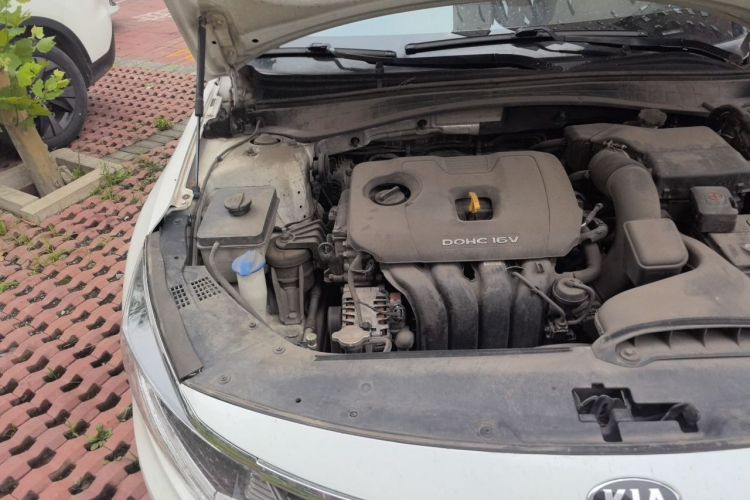 Used Kia K5 2016 2.0L Automatic GLS Engine Bay Right