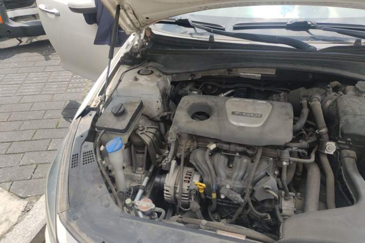 Used Kia K5 2016 1.6T Automatic LUX Engine Bay Right