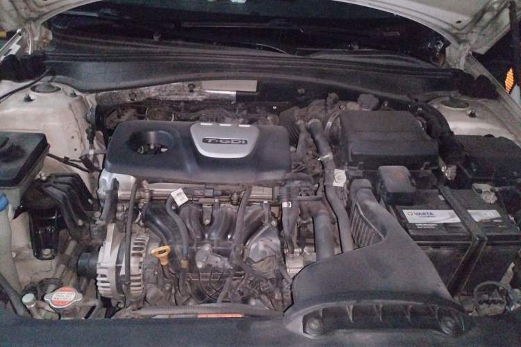 Used Kia K5 2016 1.6T Automatic LUX Engine Bay