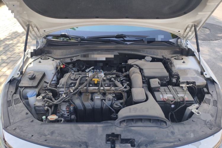 Used Kia K5 2016 2.0L Automatic GLS Engine Bay