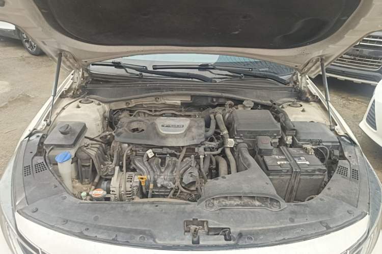 Used Kia K5 2016 1.6T Automatic LUX Engine Bay