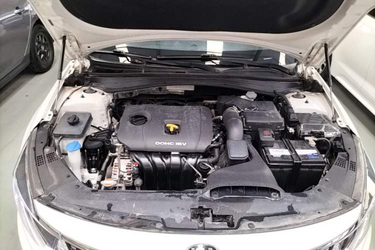 Used Kia K5 2016 2.0L Automatic LUX Engine Bay