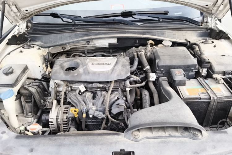 Used Kia K5 2016 1.6T Automatic LUX Engine Bay