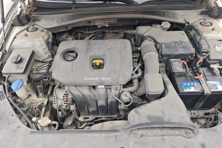 Used Kia K5 2016 2.0L Automatic LUX Engine Bay
