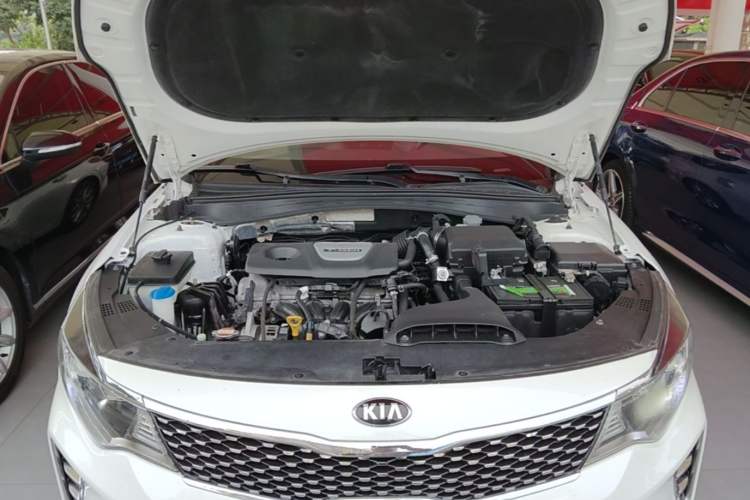 Used Kia K5 2016 1.6T Automatic LUX Engine Bay