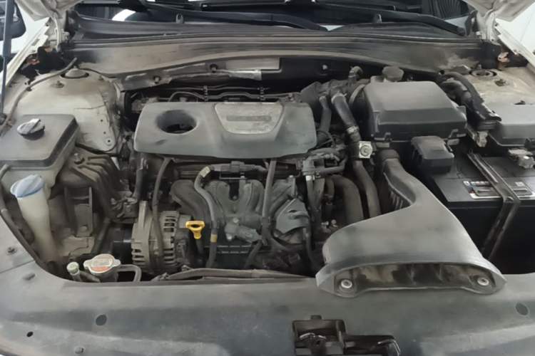 Used Kia K5 2016 1.6T Automatic LUX Engine Bay