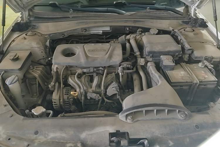 Used Kia K5 2016 1.6T Automatic LUX Engine Bay