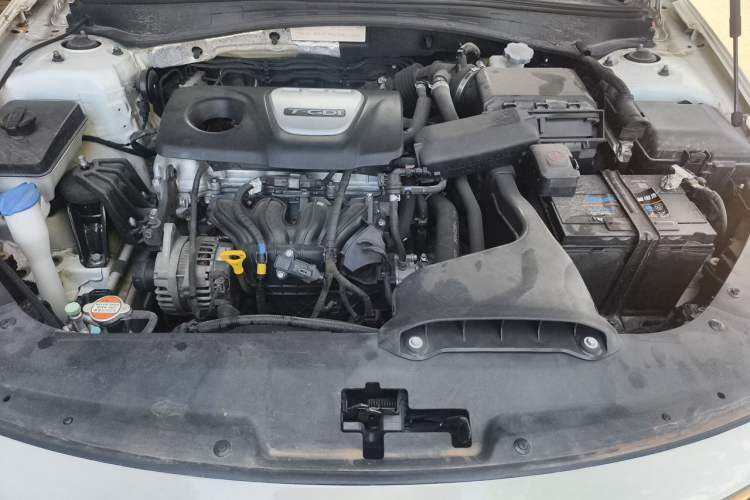 Used Kia K5 2016 1.6T Automatic LUX Engine Bay