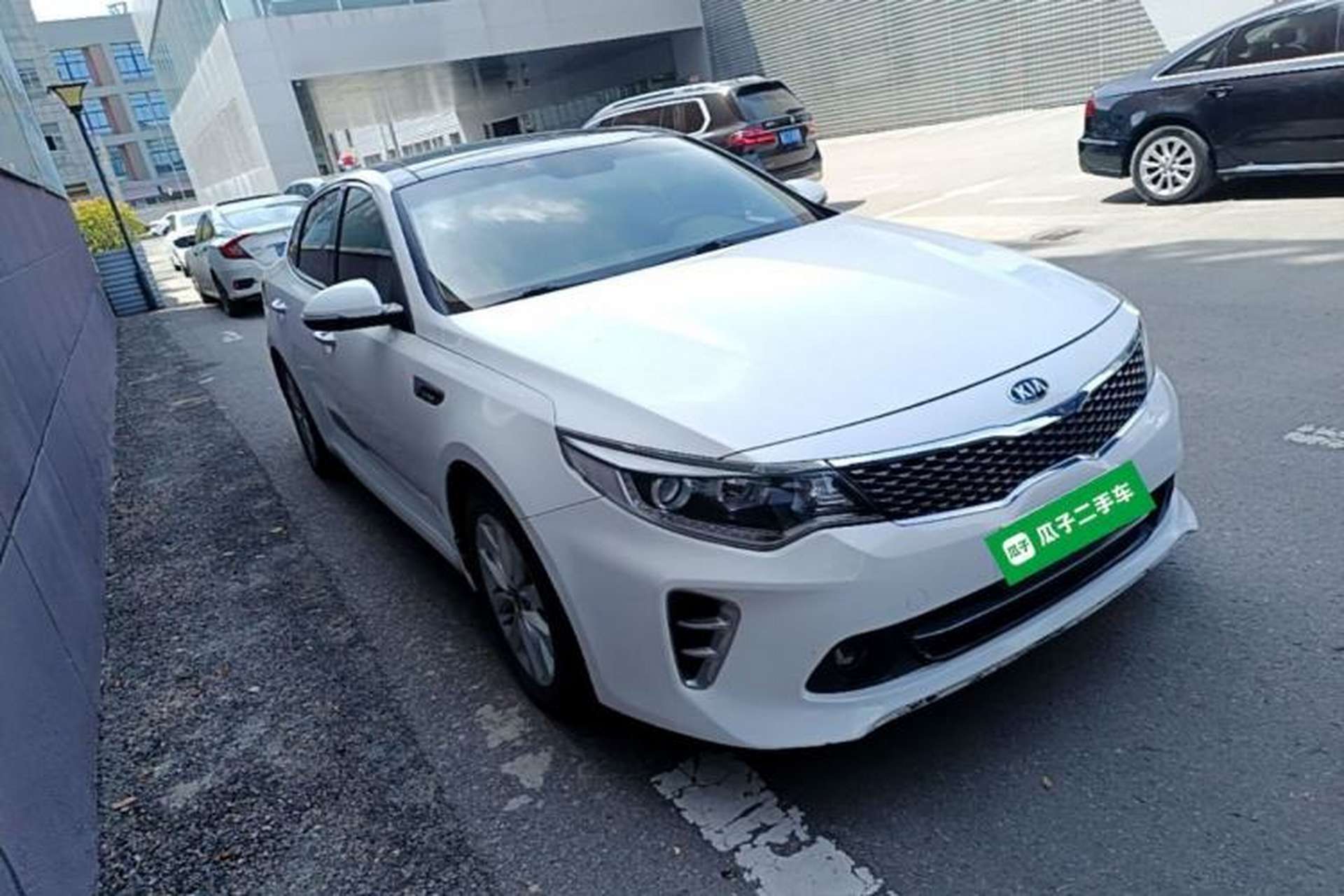 Used Kia K5 2016 1.6T Automatic LUX Exterior 1