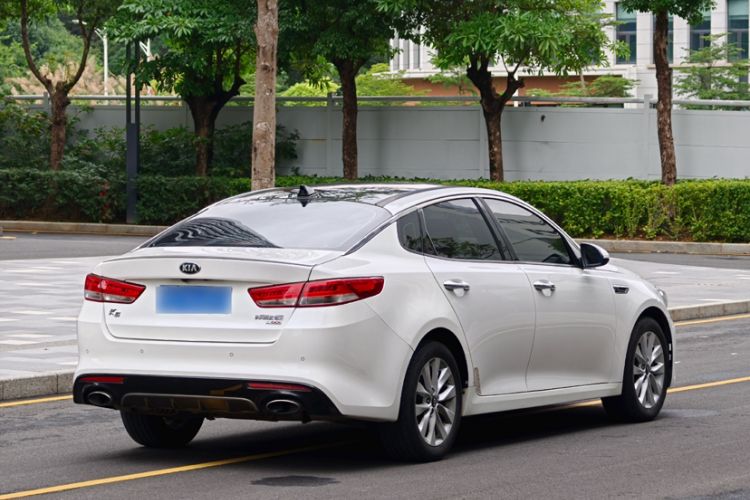 Used Kia K5 2016 1.6T Automatic LUX Exterior 1