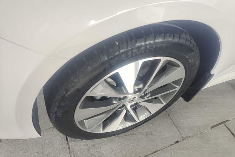 Used Kia K5 2016 2.0L Automatic LUX Exterior 2