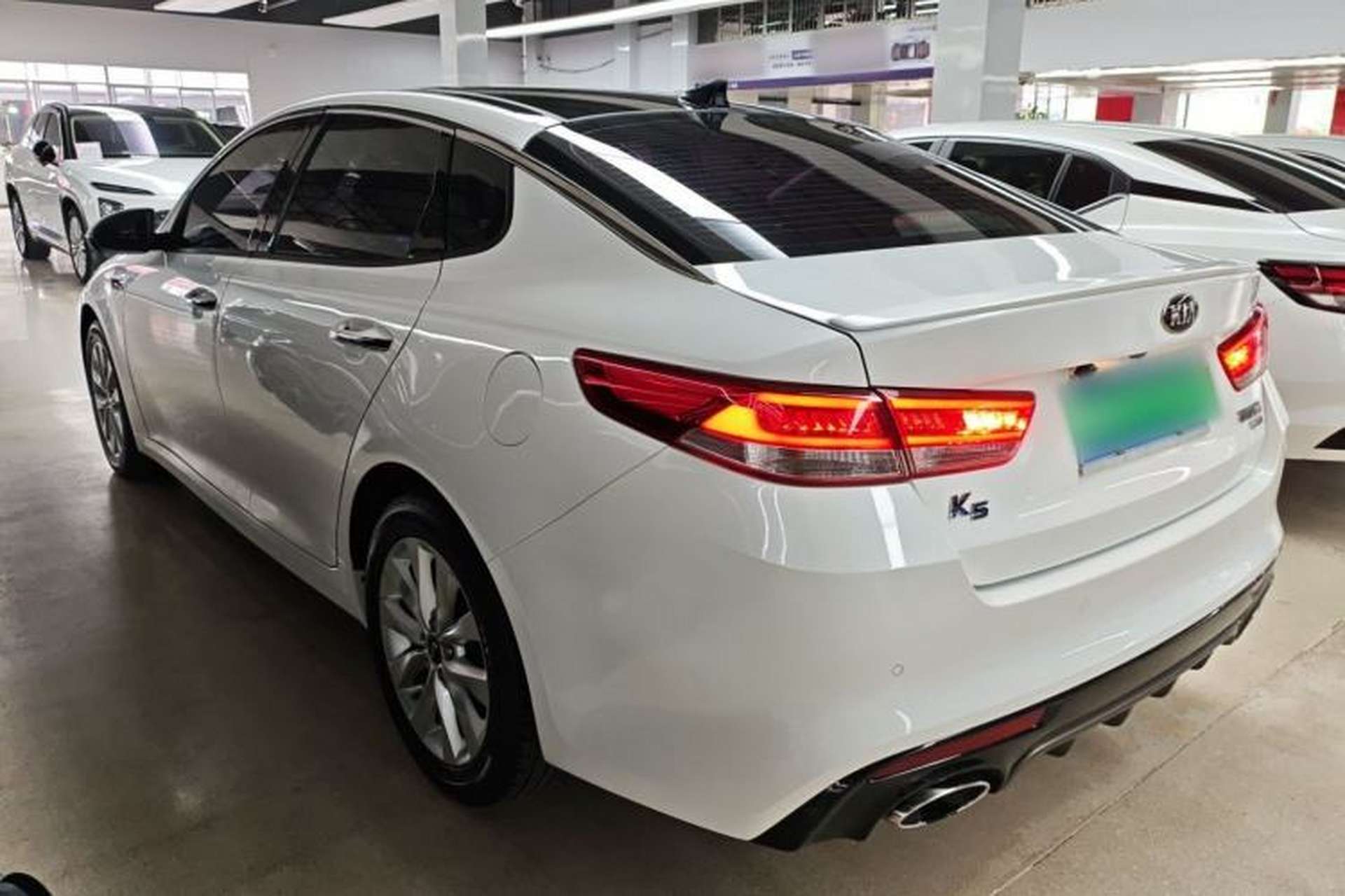 Used Kia K5 2016 1.6T Automatic LUX Exterior 2