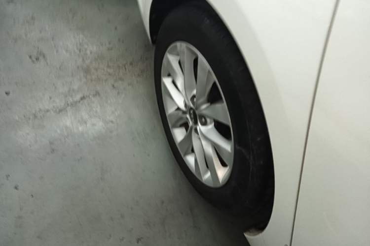 Used Kia K5 2016 1.6T Automatic LUX Exterior 2
