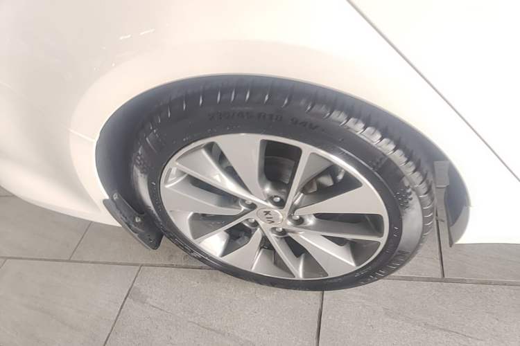 Used Kia K5 2016 2.0L Automatic LUX Exterior 3