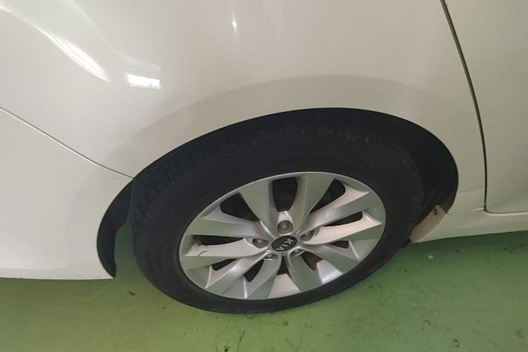 Used Kia K5 2016 1.6T Automatic LUX Exterior 3