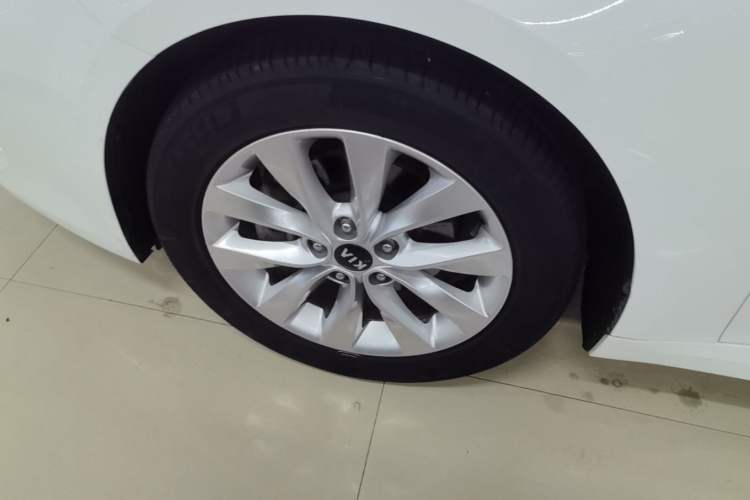 Used Kia K5 2016 1.6T Automatic LUX Exterior 4