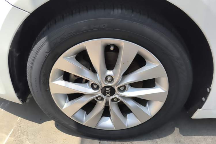 Used Kia K5 2016 1.6T Automatic LUX Exterior 4