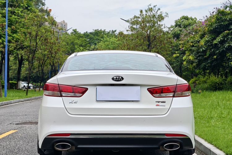 Used Kia K5 2016 2.0L Automatic LUX Exterior 4