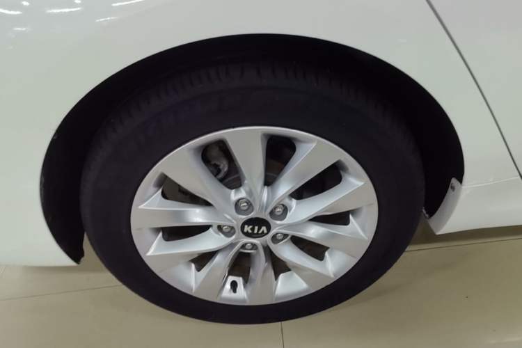 Used Kia K5 2016 1.6T Automatic LUX Exterior 5